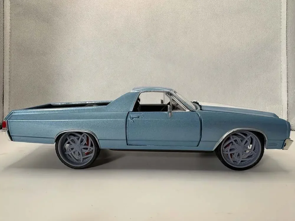 New Ray 1970 Chevrolet El Camino SS 1:25 Scale Diecast Model Car